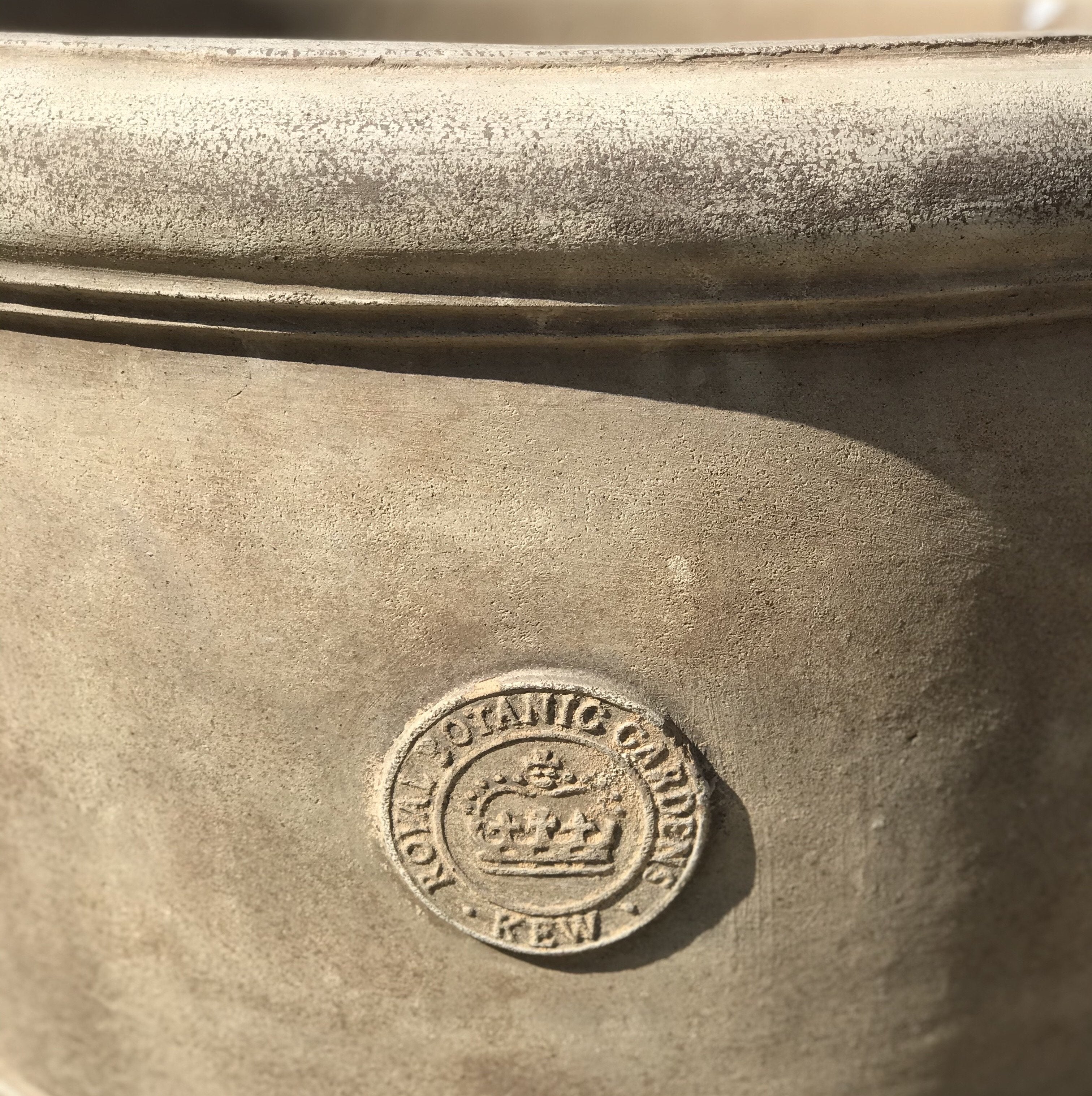 Temperate House Kew Frostproof Terracotta Planter -  Extra Large.