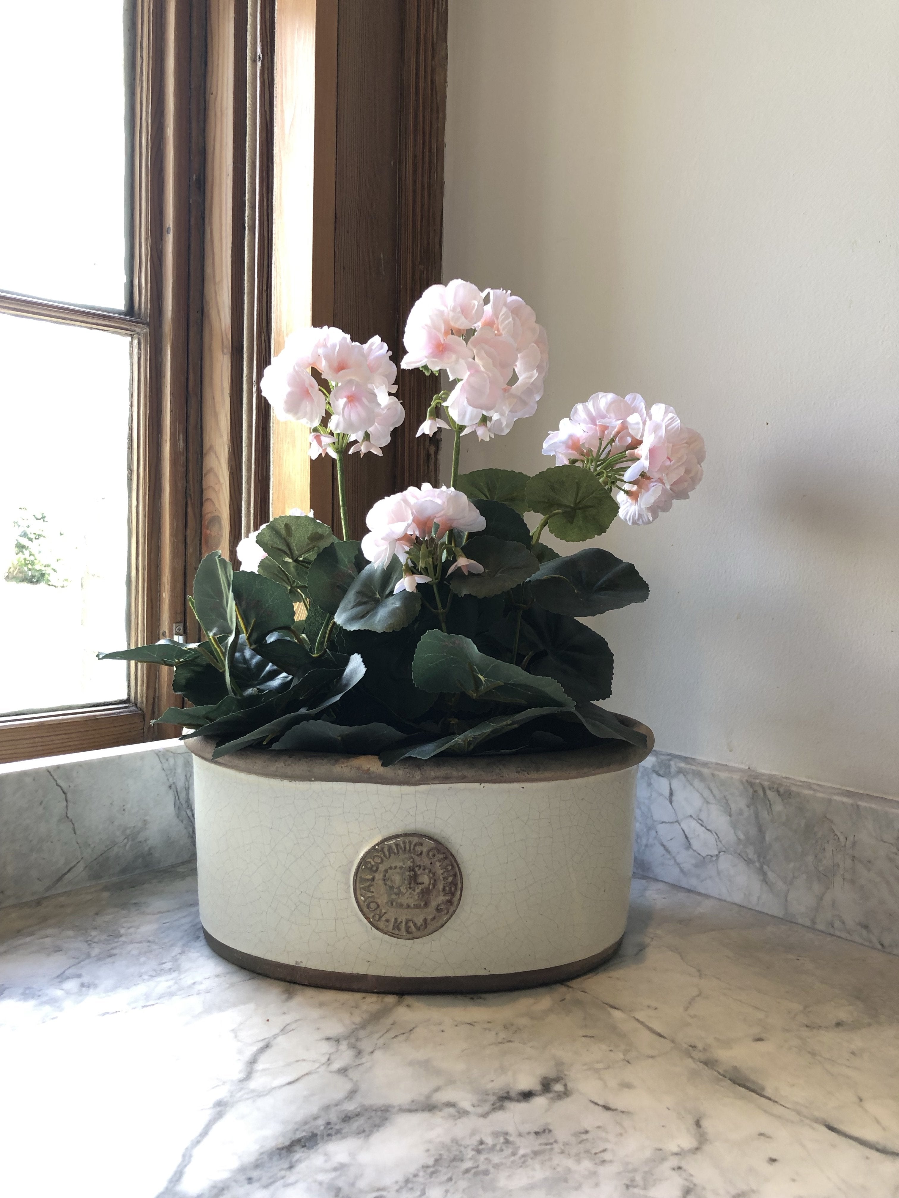 Small Oval Kew Planter in White